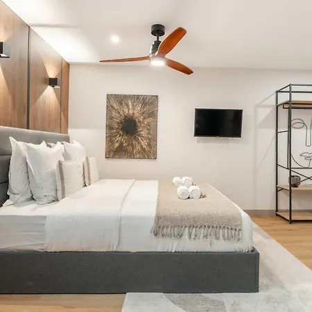 Montparnasse Apartment *